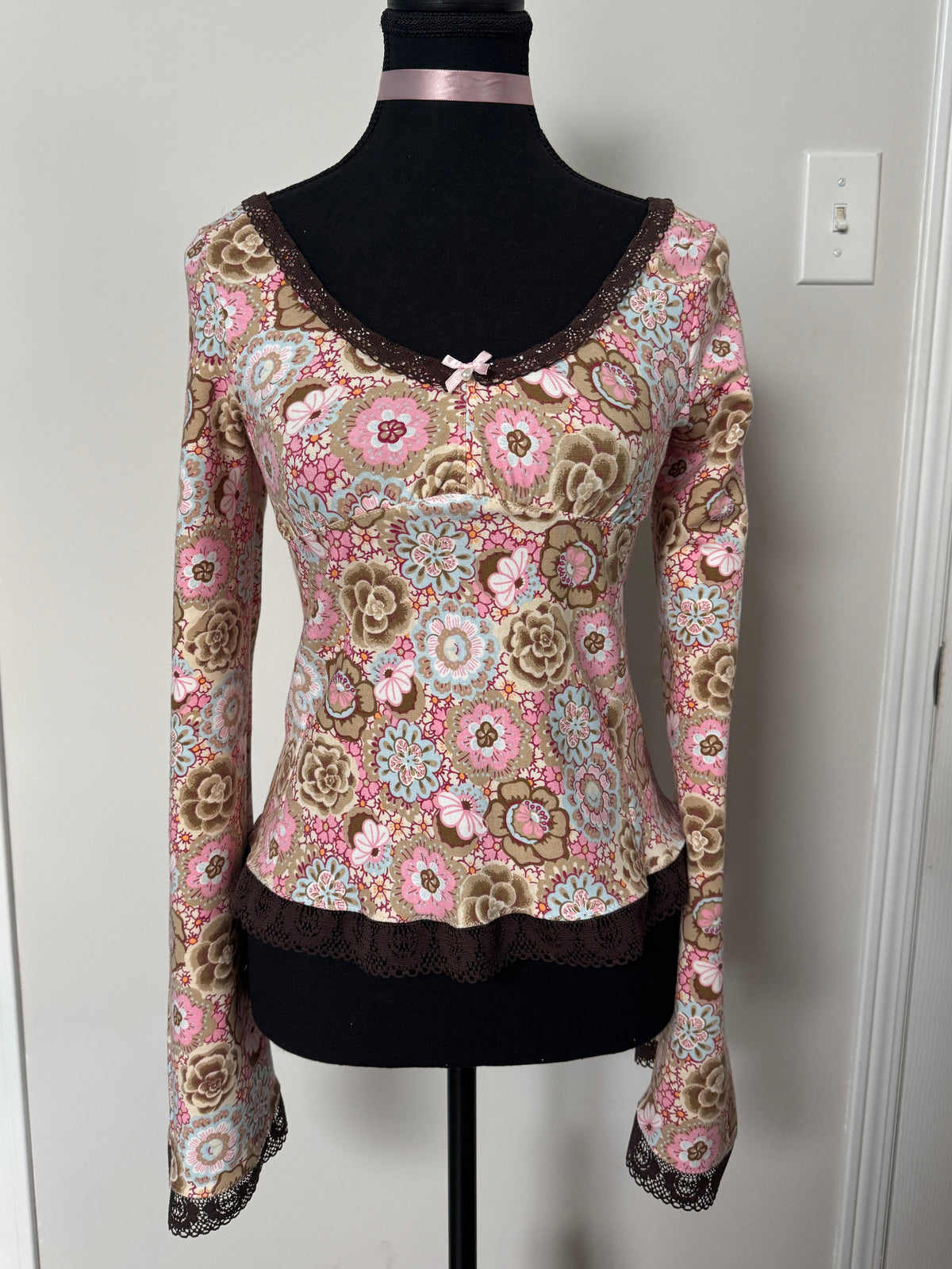 “Hippie” Bell sleeve fitted top