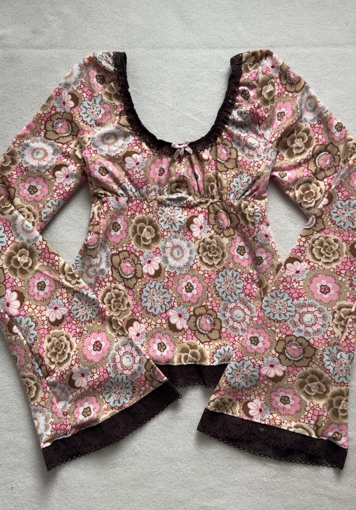 “Hippie” Bell sleeve fitted top